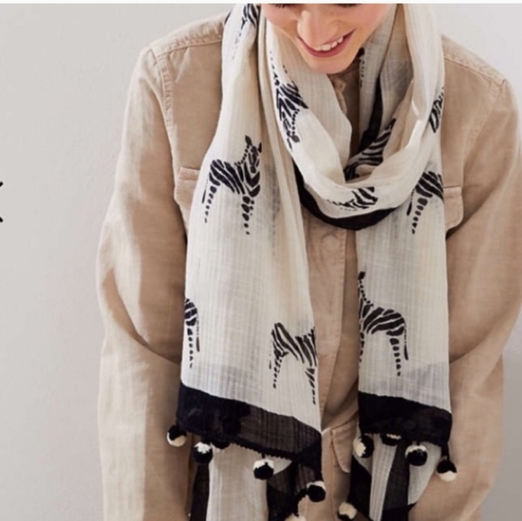 Zebra Scarf - Picture 2 of 3